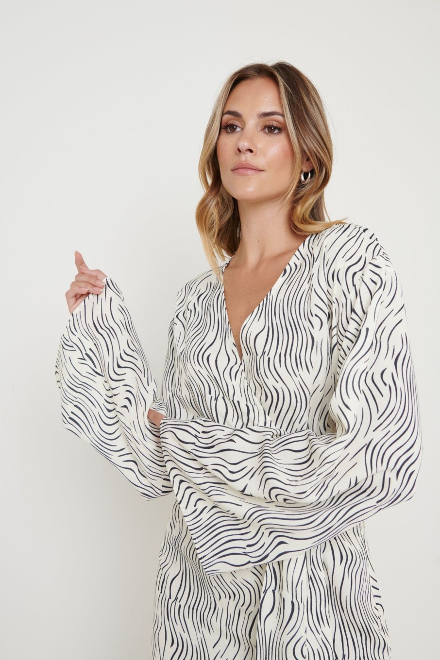 Clothing Pretty Lavish | Roscoe Button Shirt Kimono Dress Abstract Wave