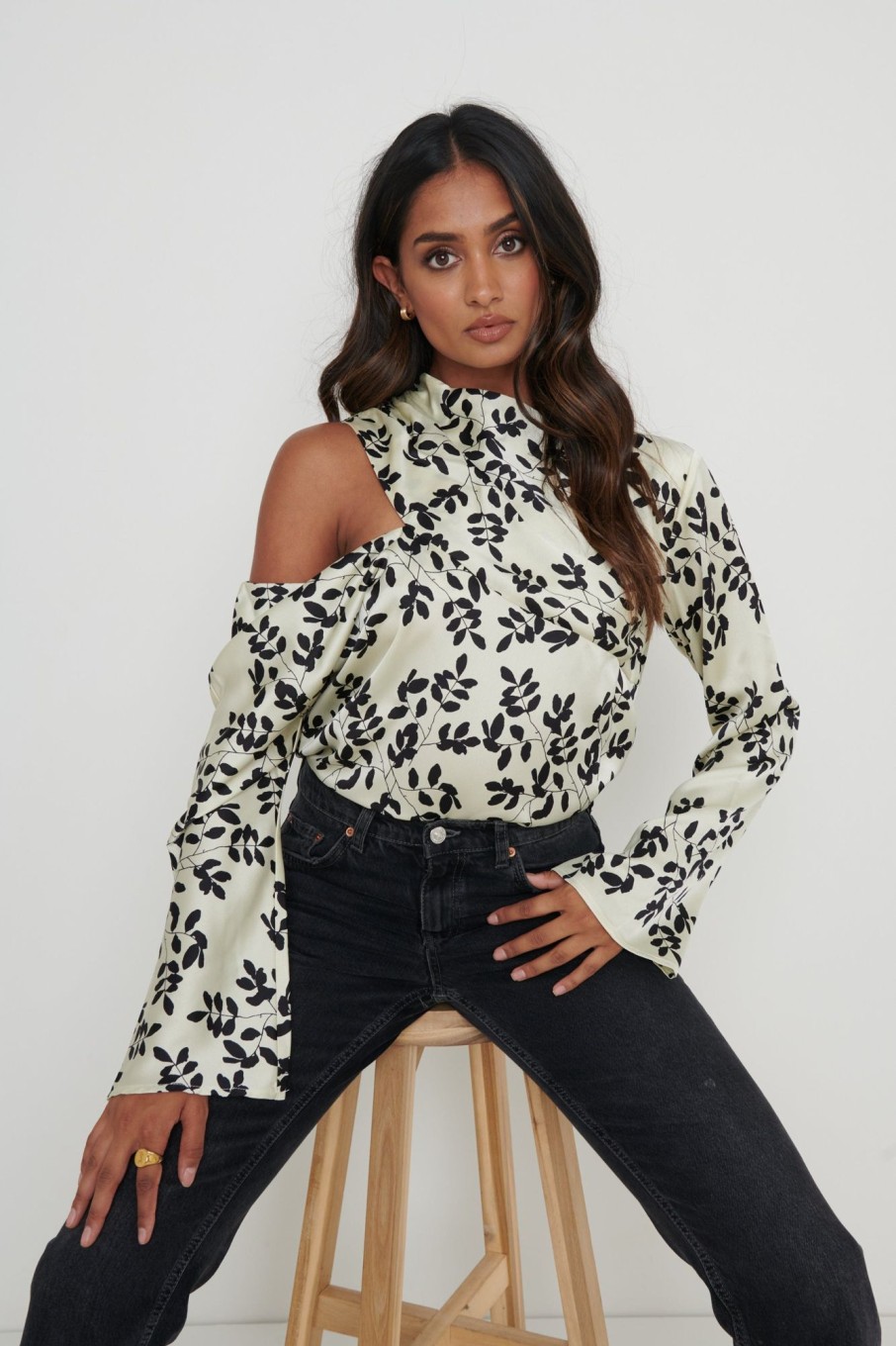 Clothing Pretty Lavish | Jett Asymmetric Blouse Monochrome Floral