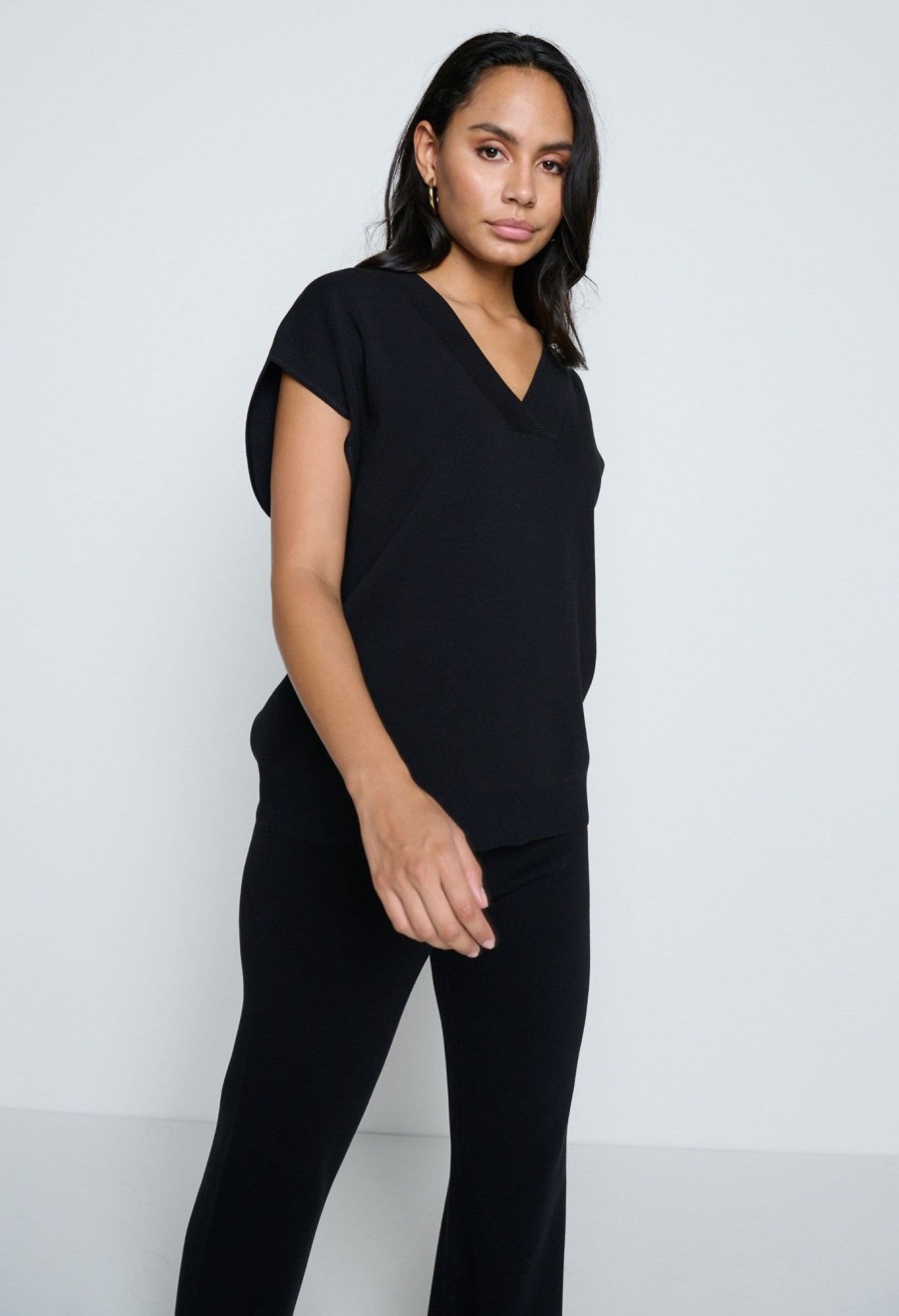 Clothing Pretty Lavish | Hayden Sleeveless Jumper Black